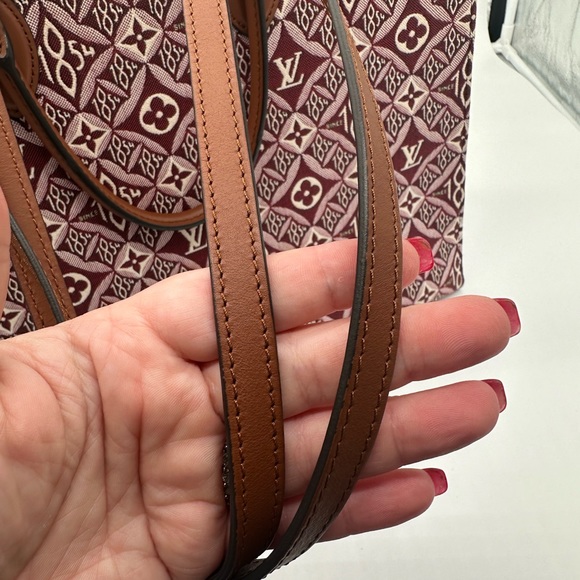 Louis Vuitton On the Go GM Since 1854 EUC - Picture 8 of 15